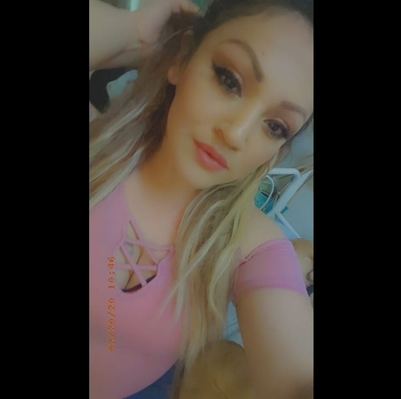 Meet your Posher, Julie - Picture 1 of 1